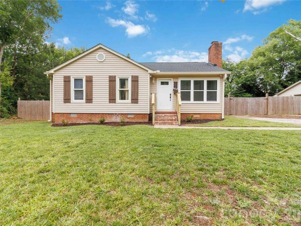 992 Twin Lakes Road , Rock Hill, SC 29732