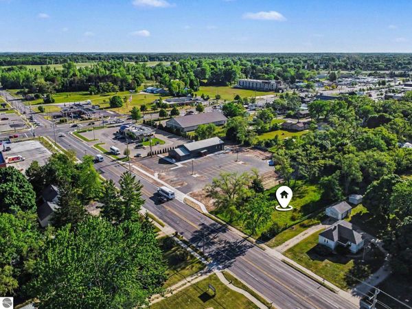 2129 Isabella Road S, Mt Pleasant, MI 48858
