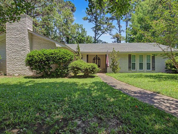 102 Dunbrook, Starkville, MS 39759