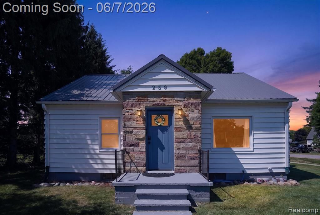239 E Chestnut Street, Webberville Vlg, MI 48892 Main Photo