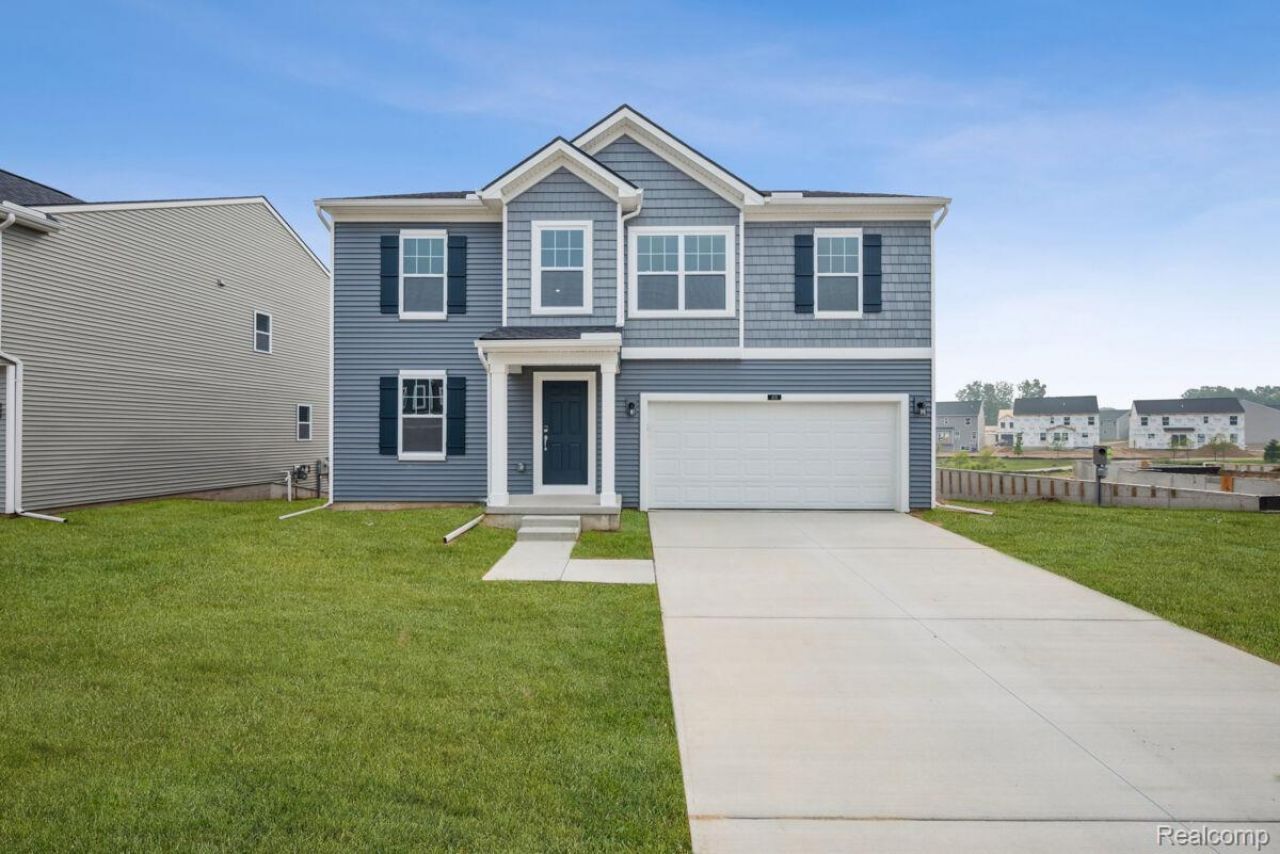 408 Hidden River W, Holly Township, Mi 48442 Main Photo