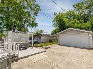 24921 Lexington Avenue, Eastpointe, MI 48021
