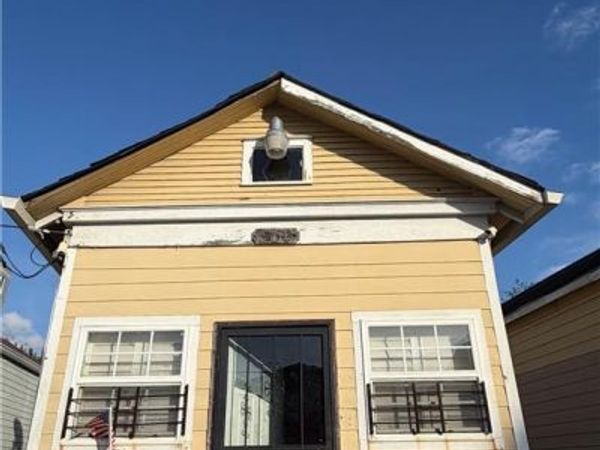 530 S ROCHEBLAVE Street , New Orleans, LA 70119