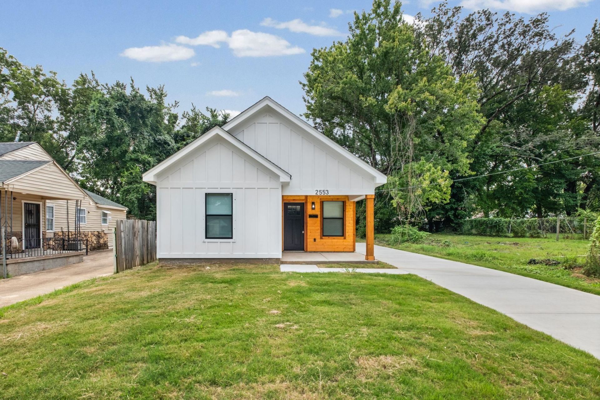 2553 Snowden Ave, Memphis, TN 38112 Main Photo