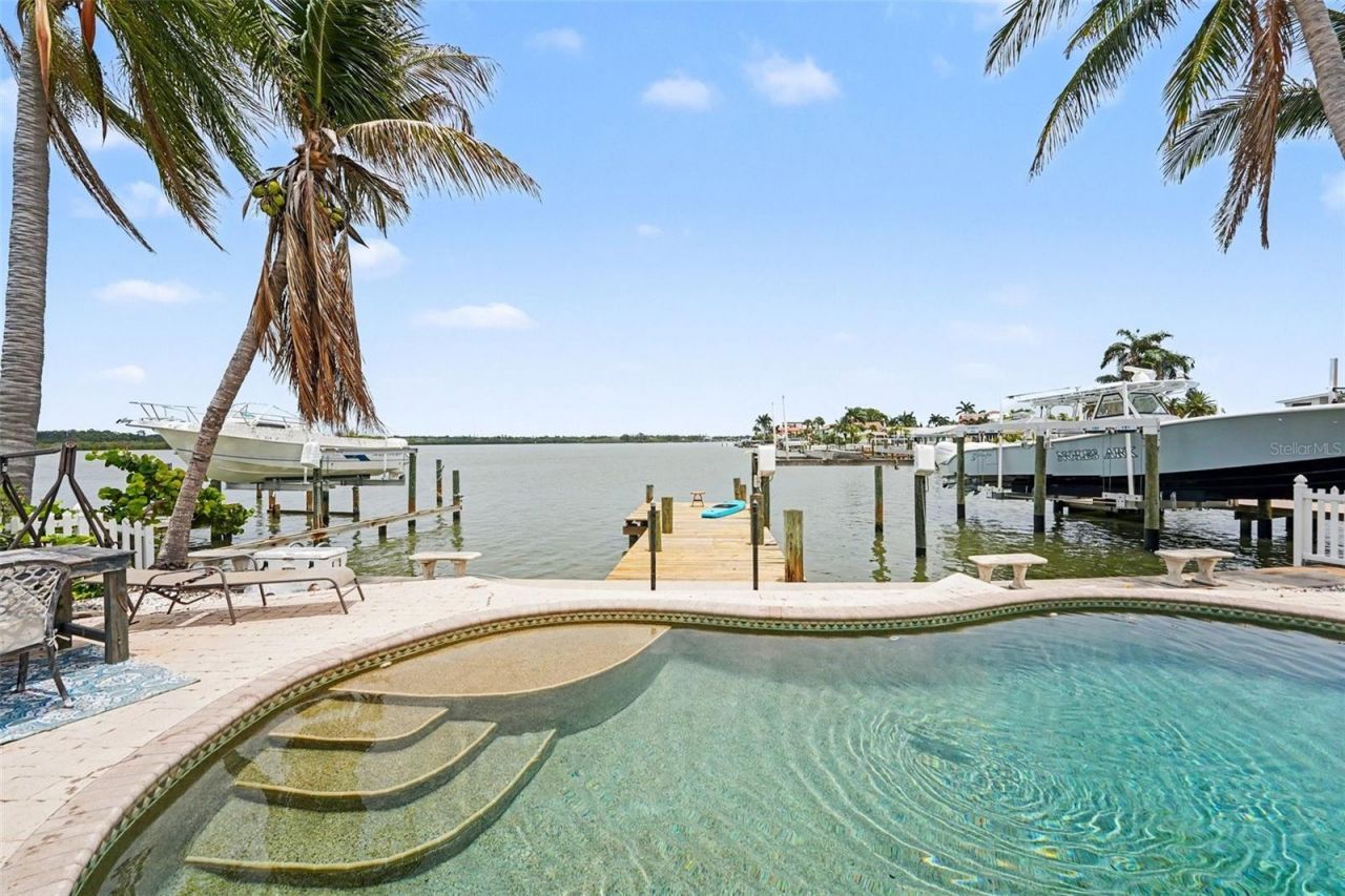 17323 Kennedy Drive, North Redington Beach, FL 33708 Photo