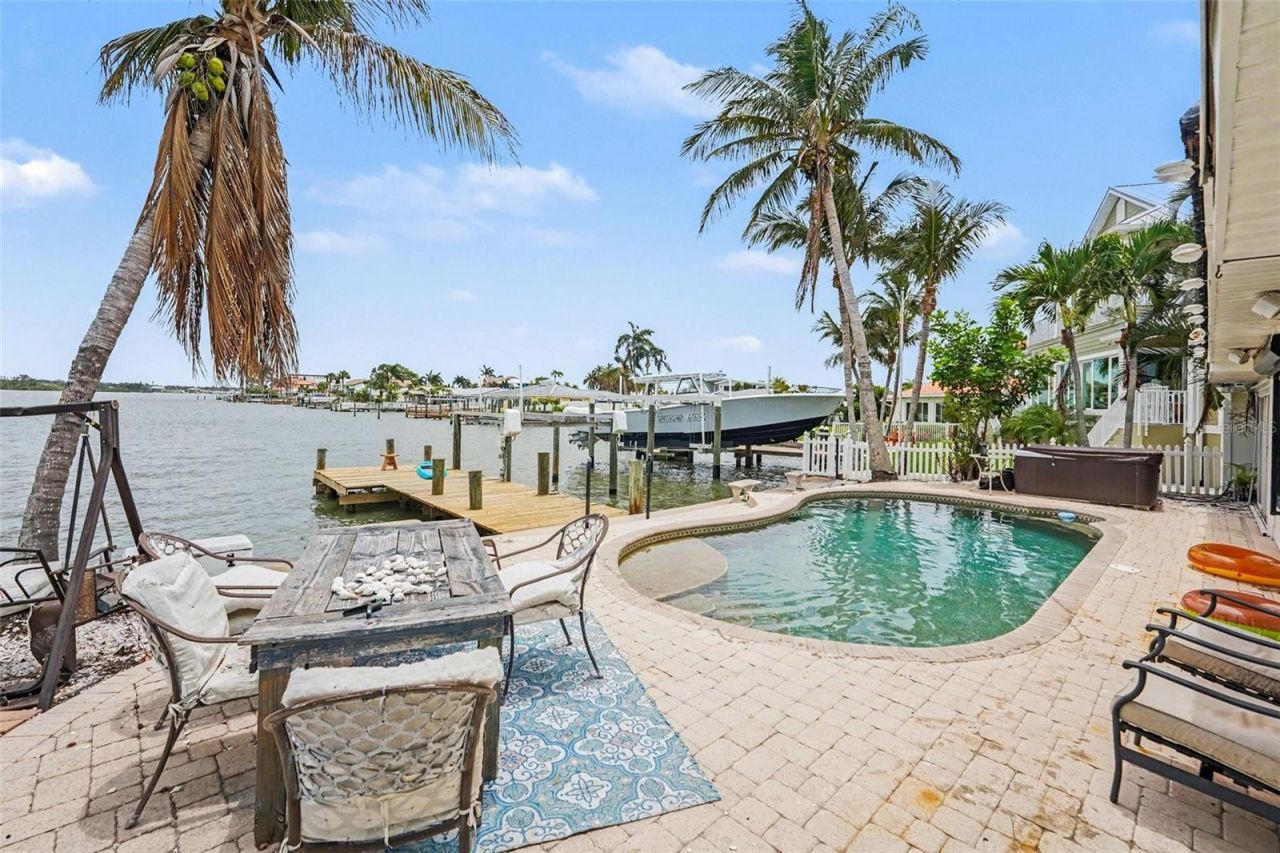 17323 Kennedy Drive, North Redington Beach, FL 33708 Photo