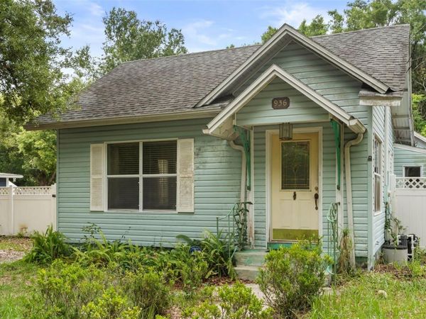 936 E 5TH AVENUE , MOUNT DORA, FL 32757