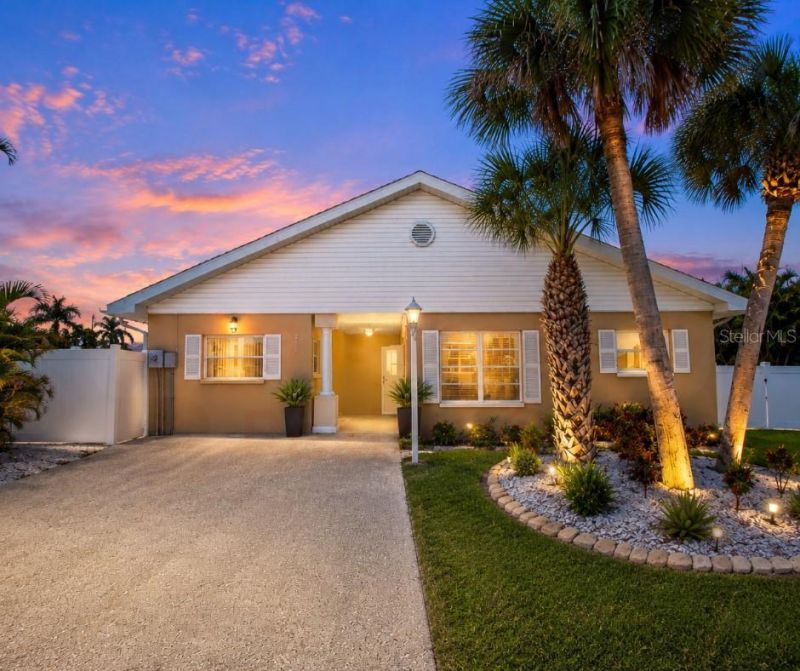 210 84th Street, Bradenton Beach, FL 34217 Photo