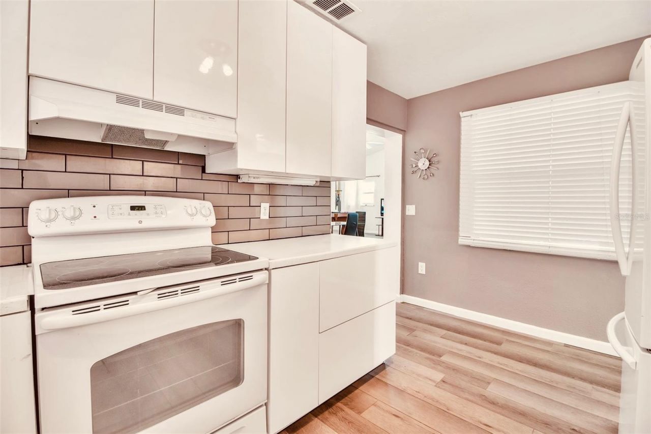 210 84th Street, Bradenton Beach, FL 34217 Photo