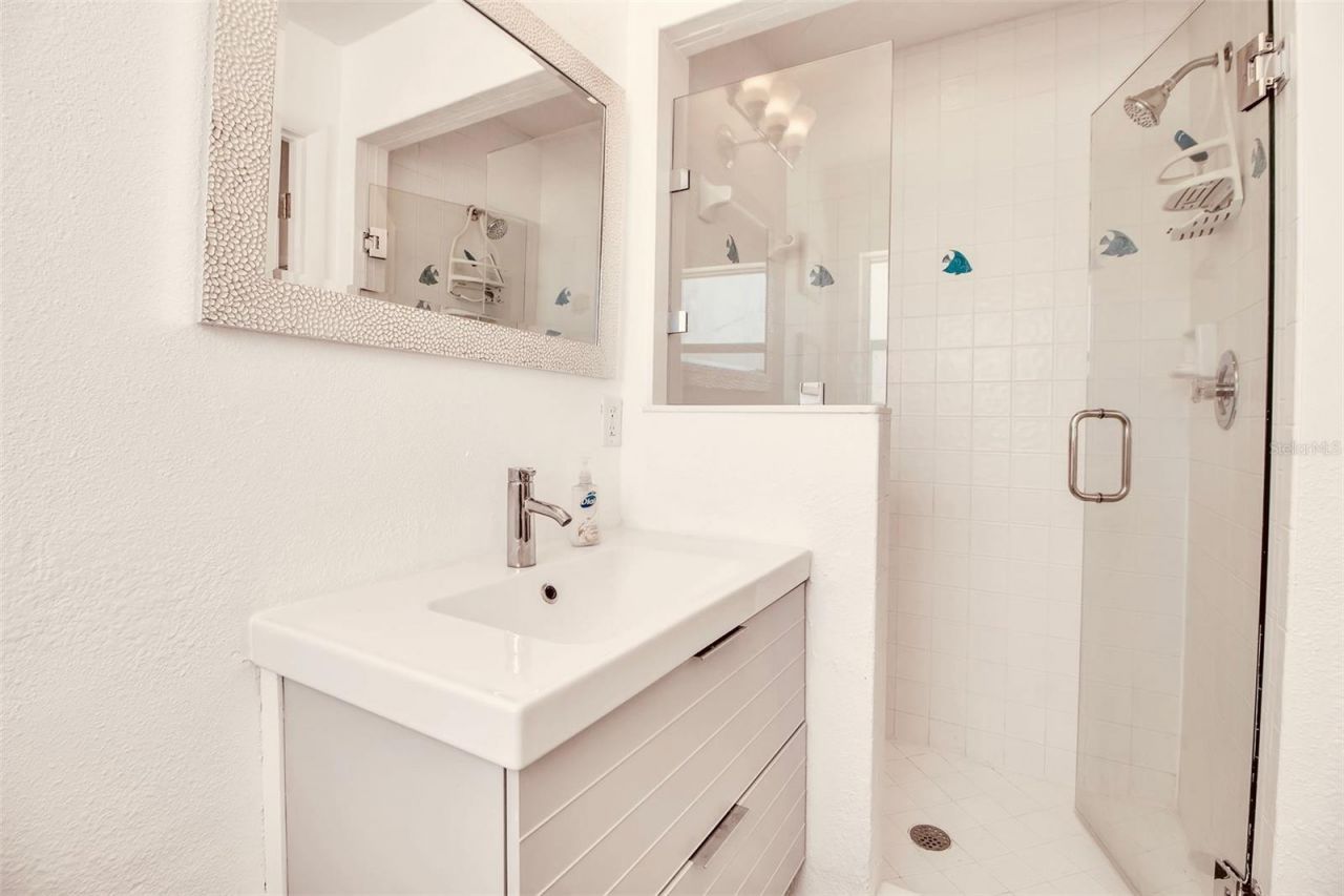 210 84th Street, Bradenton Beach, FL 34217 Photo