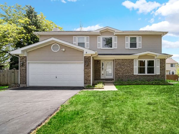 9 Redwood Court, Streamwood, IL 60107
