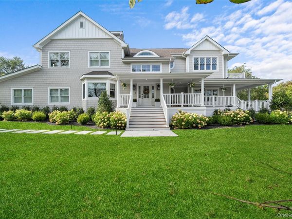 3 True Harbour Way , West Islip, NY 11795