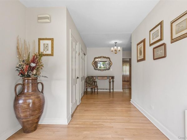 1 Hunting Ridge Road , White Plains, NY 10605