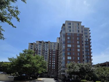 2726 GALLOWS ROAD, Unit 901, VIENNA, VA 22180