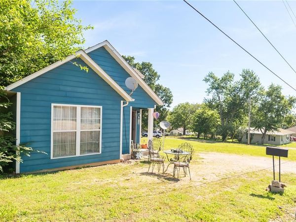 12 W Broadway , Ellsinore, MO 63937
