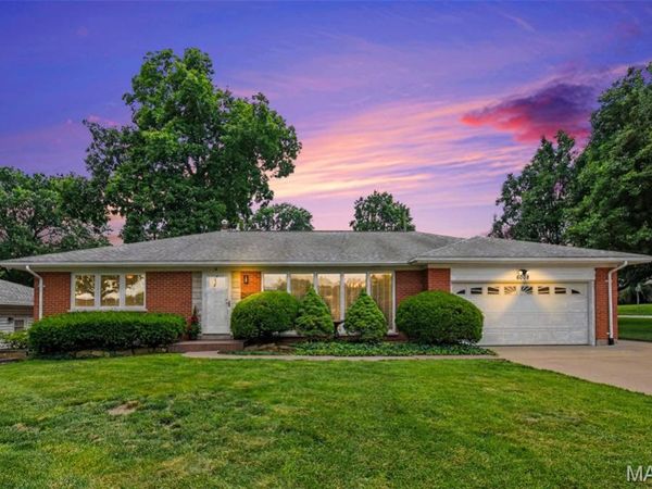 6008 Deerwood Drive , St Louis, MO 63123
