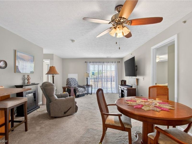 4703 Hills And Dales Road NW, Canton, OH 44708 Photo 4