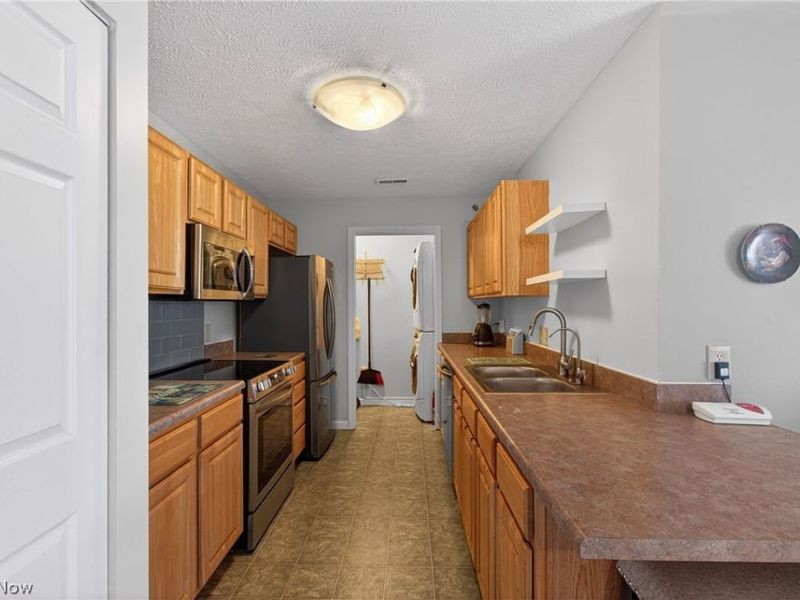 4703 Hills And Dales Road NW, Canton, OH 44708 Photo 9