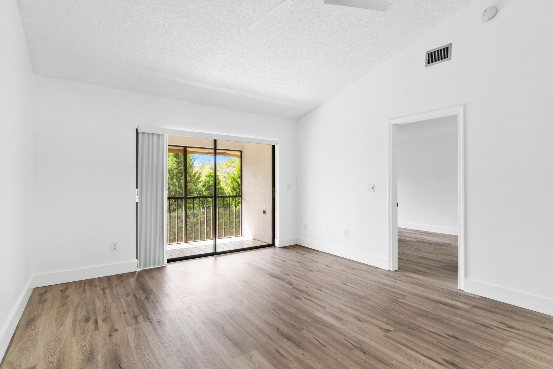 5151 W Club Circle, Unit 206, Boca Raton, FL 33487 Photo