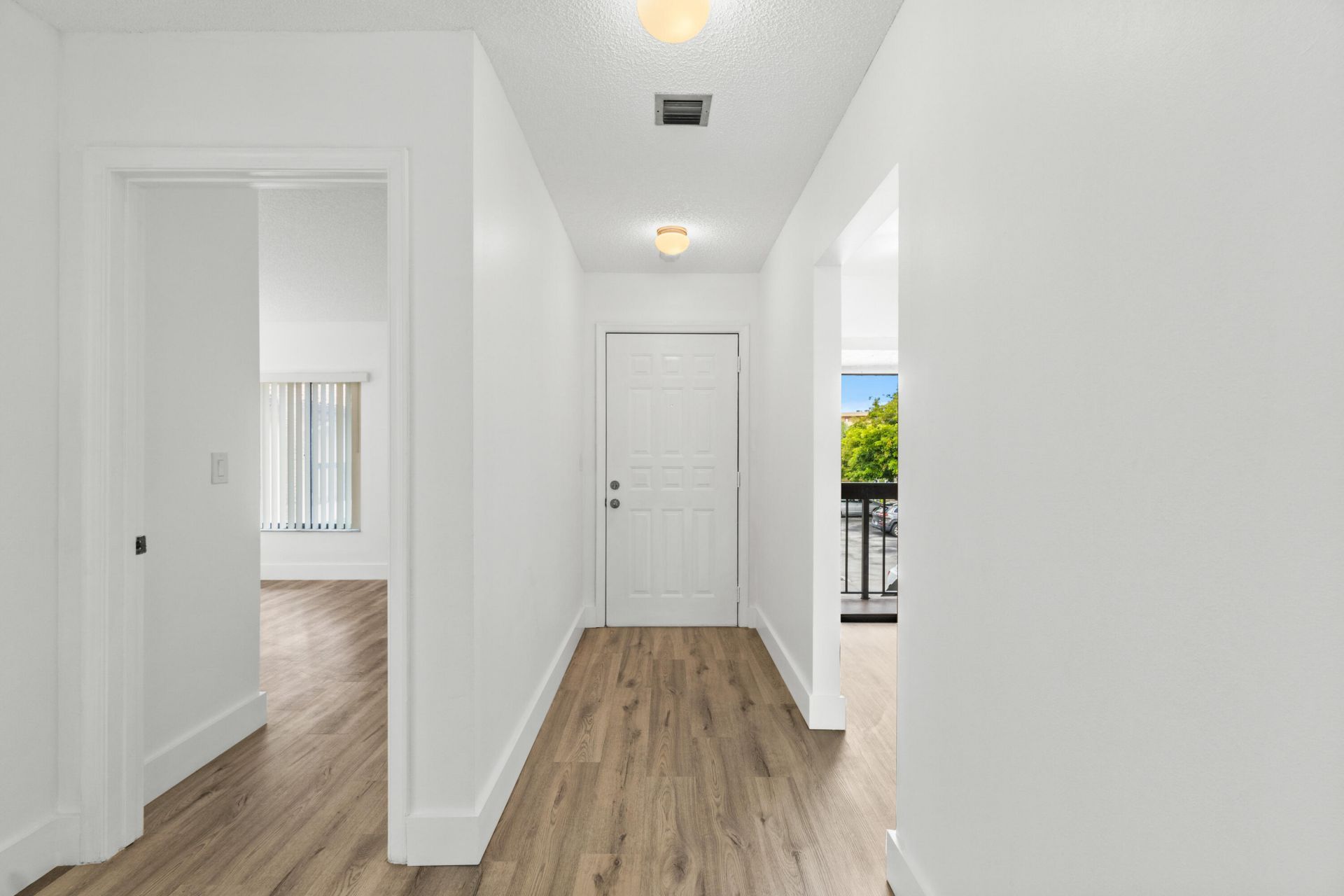 5151 W Club Circle, Unit 206, Boca Raton, FL 33487 Photo