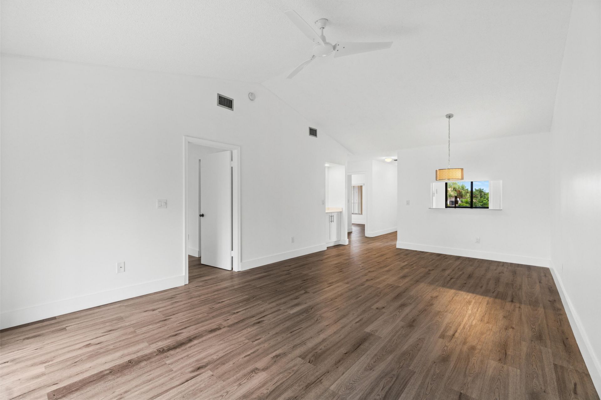 5151 W Club Circle, Unit 206, Boca Raton, FL 33487 Photo