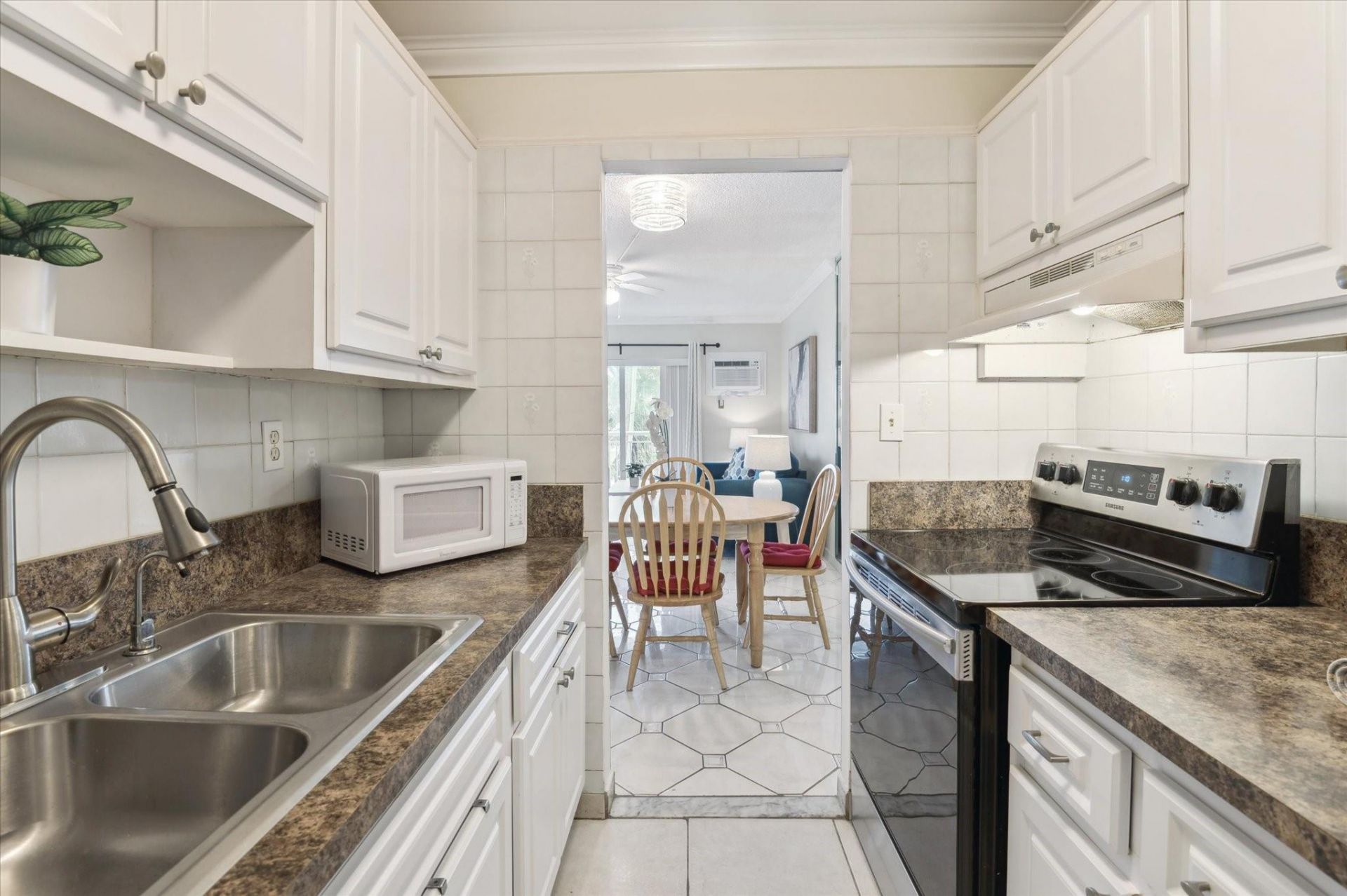 720 Orton Avenue, Unit 206, Fort Lauderdale, FL 33304 Photo