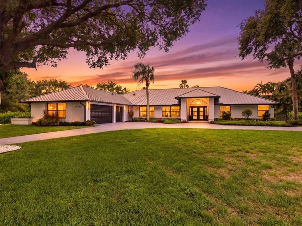 15555 De Havilland Court, Wellington, FL 33414