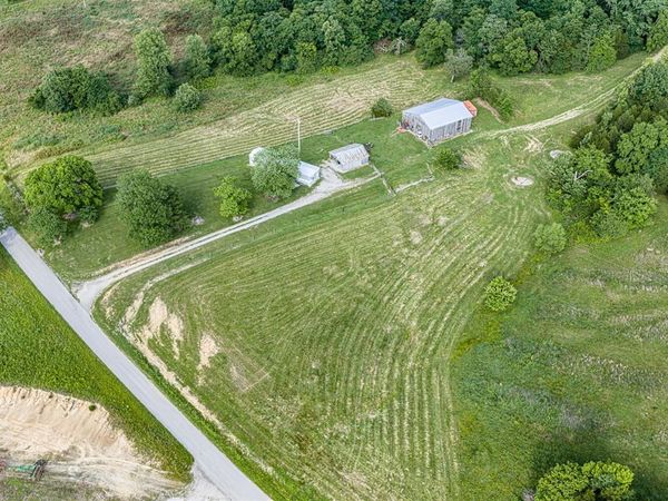 1965 Harry Cherry Road , Bowling Green, KY 42101
