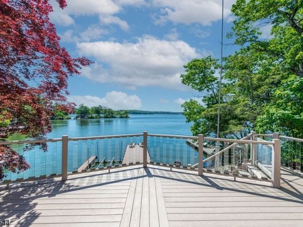 5 Coulter Pl, Hopatcong, NJ 07821