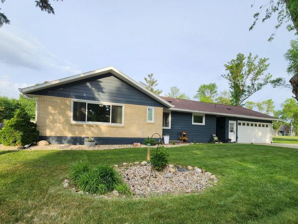1105 5th Avenue SW, Pipestone, MN 56164