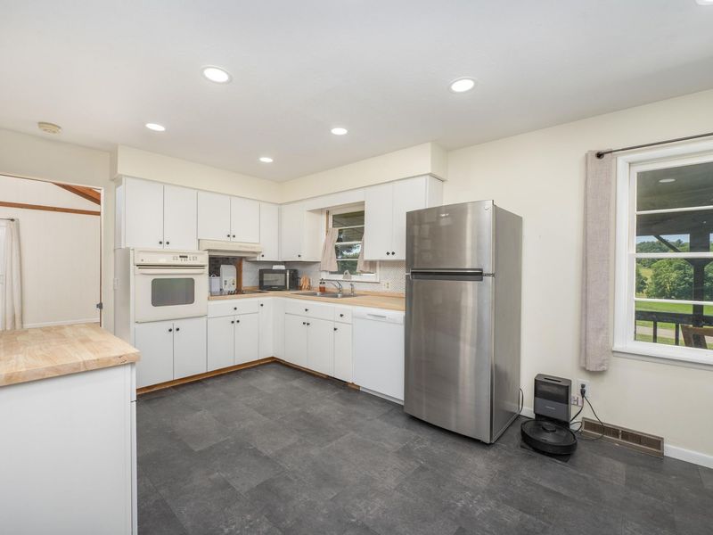 15692 Carson Road , Mount Vernon, OH 43050 Photo 6