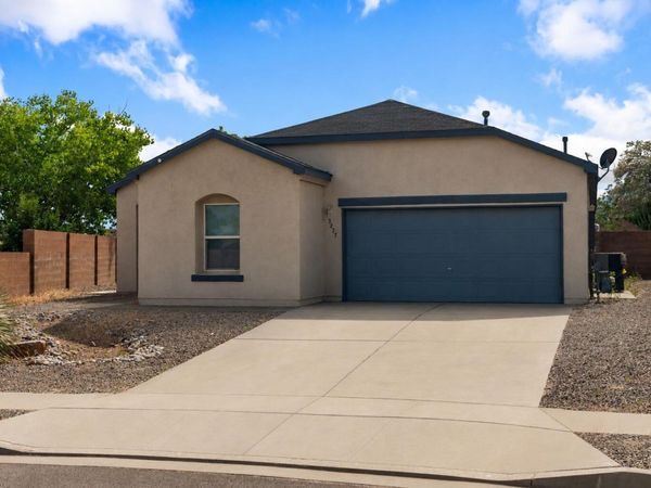 5237 Caprock Drive NE, Rio Rancho, NM 87144