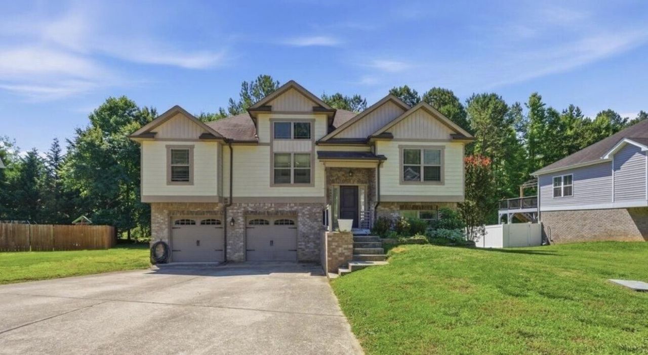 9023 Wood Dale Lane, Unit 202, Hixson, TN 37343 Main Photo