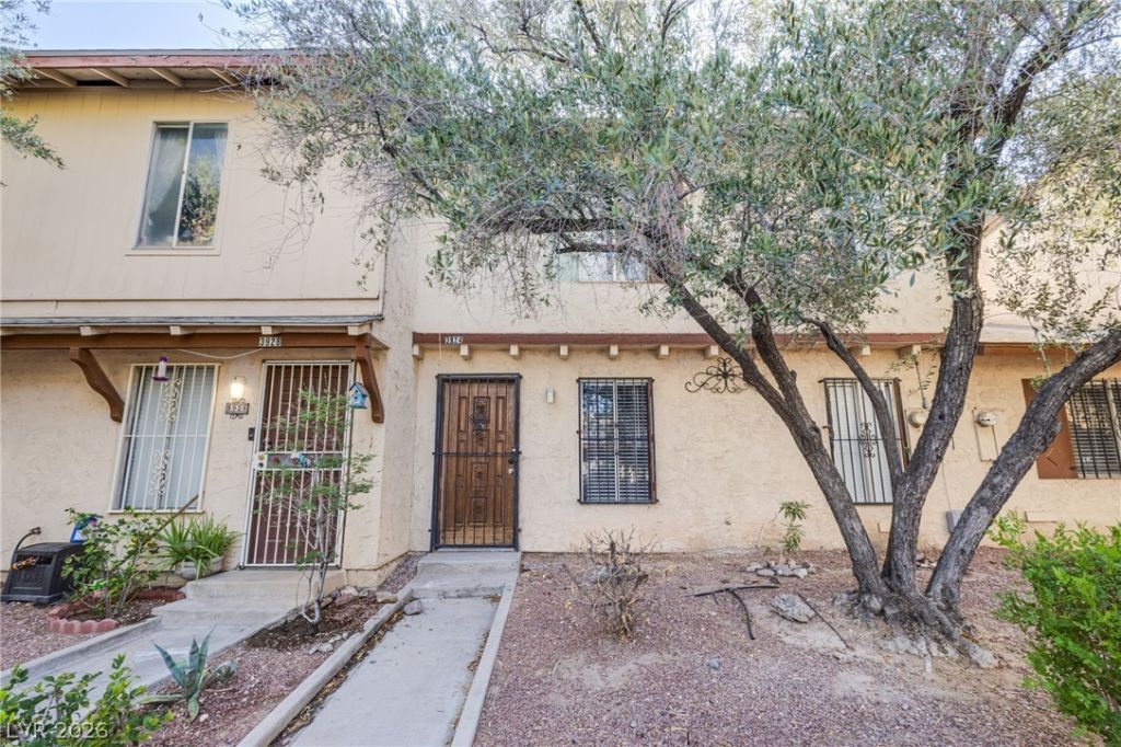 3924 Voxna Street , Las Vegas, NV 89119