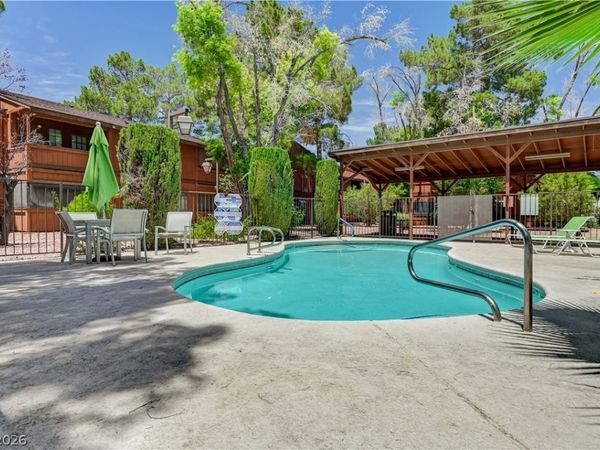 5889 Laredo Street , Las Vegas, NV 89146