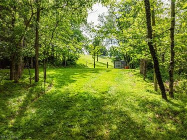 Edie Hill Road SE, Uhrichsville, OH 44683