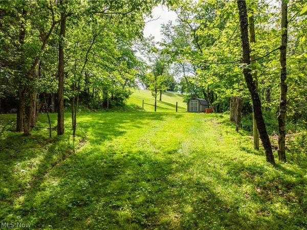 Edie Hill Road SE, Uhrichsville, OH 44683