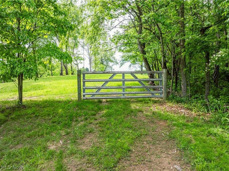 Edie Hill Road SE, Uhrichsville, OH 44683 Photo 15