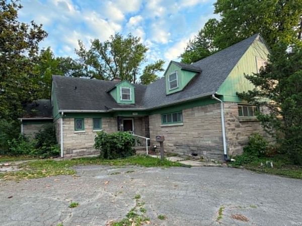 785 W Main Street, Bloomfield, IN 47424