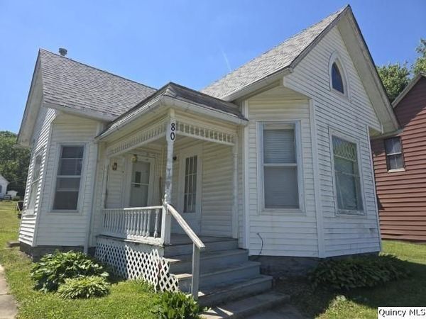 80 W 4th Street , Dallas City, IL 62330
