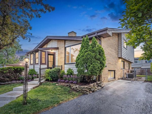 9272 N Home Terrace , Des Plaines, IL 60016