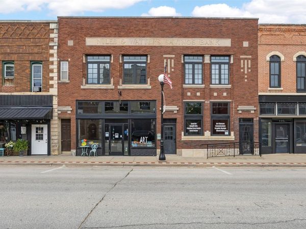 106 E Main Street, Anamosa, IA 52205