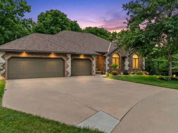 4726 S Bellhurst Avenue , Springfield, MO 65804