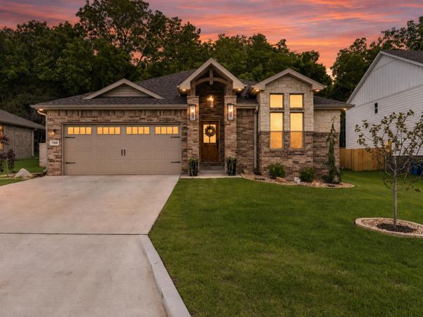 1000 S Tara Way, Ozark, MO 65721