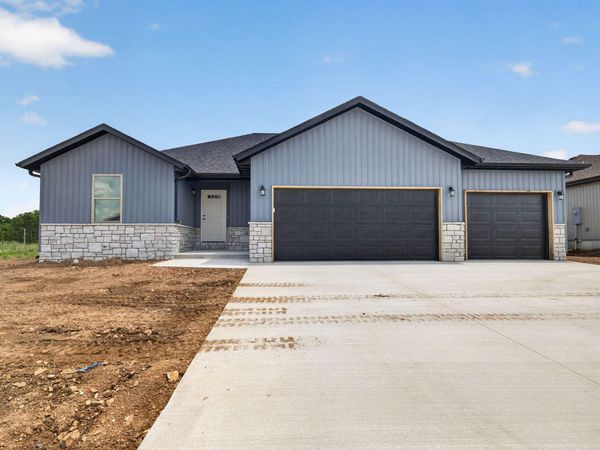 422 Beavertail Road , Ash Grove, MO 65604
