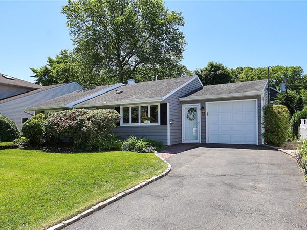 12 Ronan Road , Glen Cove, NY 11542