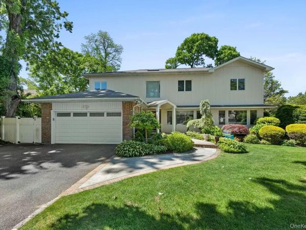 24 Holly Lane , Jericho, NY 11753