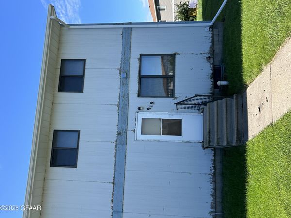 918 W 14TH Street, Grafton, ND 58237