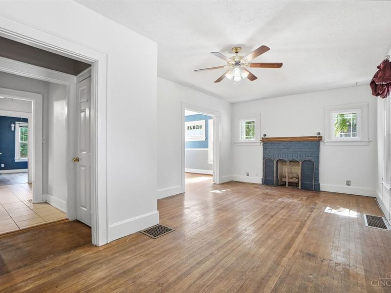 3718 Forest Court, Cheviot, OH 45211 Photo 4