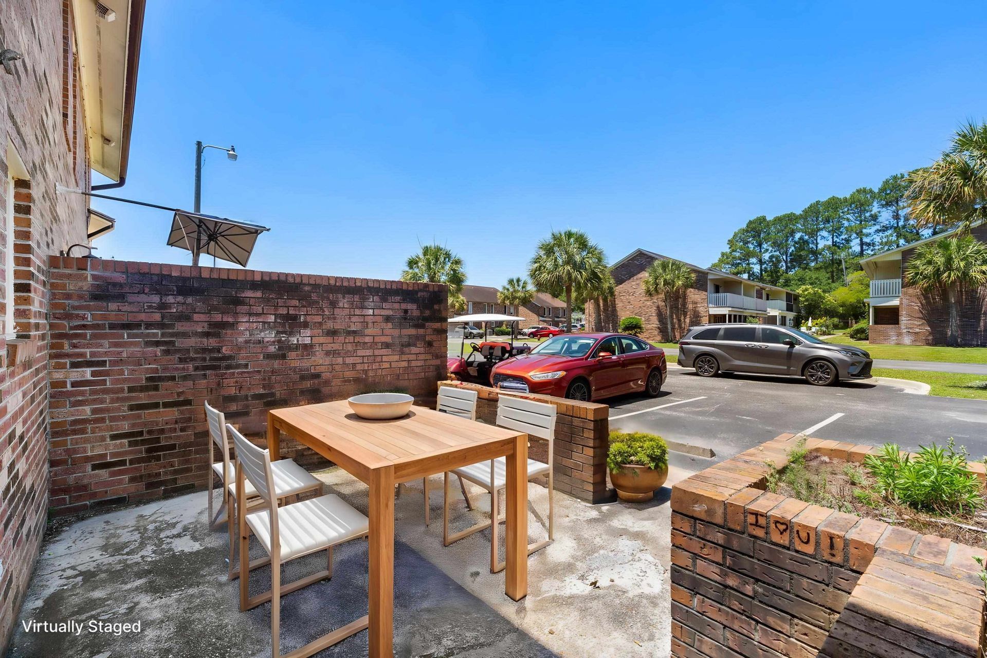 414 Garden Dr.  Photo 4